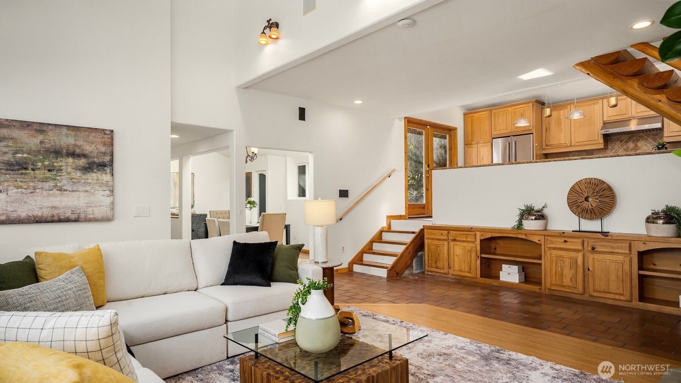 24025 75th Avenue SE, Woodinville, WA 98072