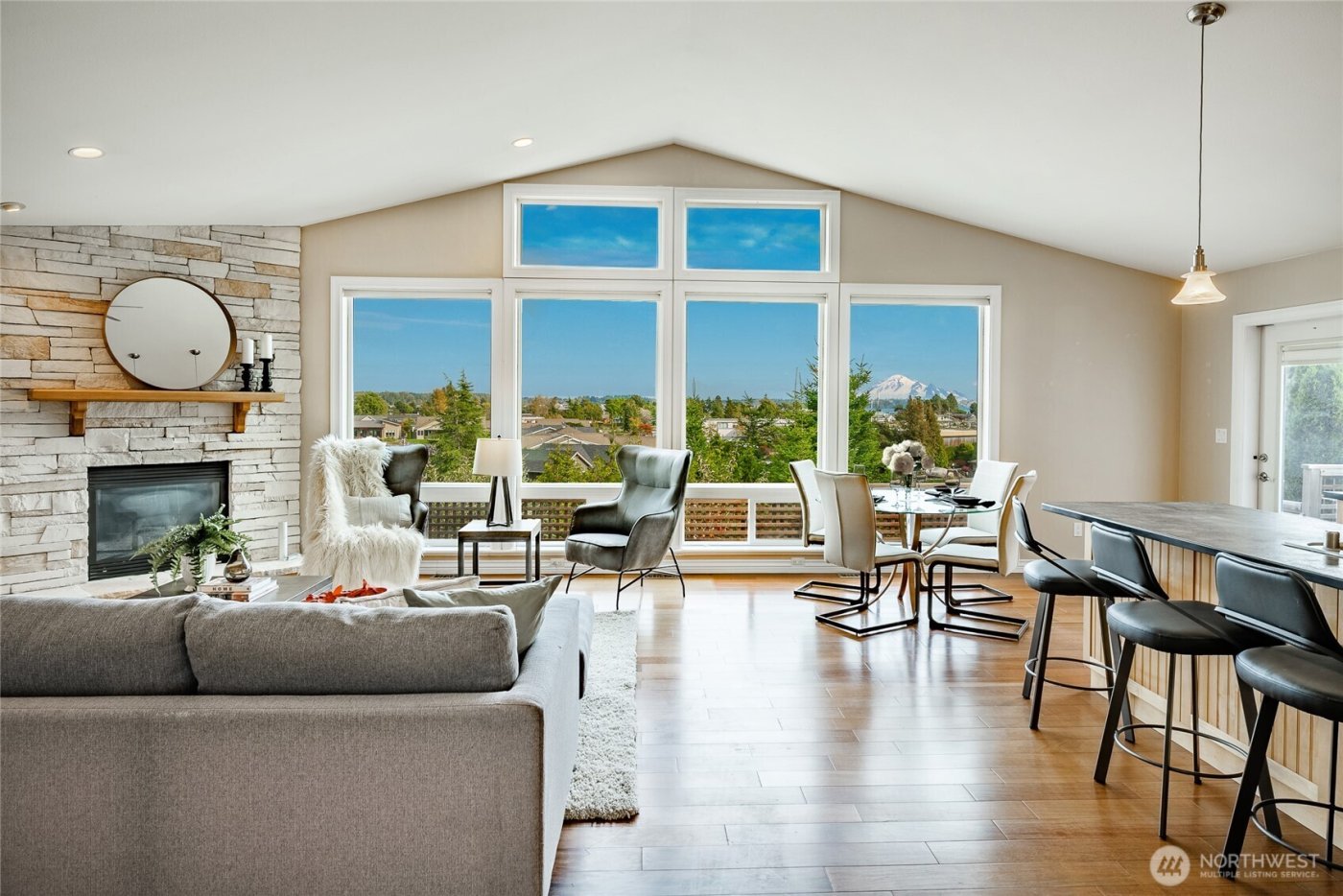 8124 Comox Rd , Blaine, WA 98230