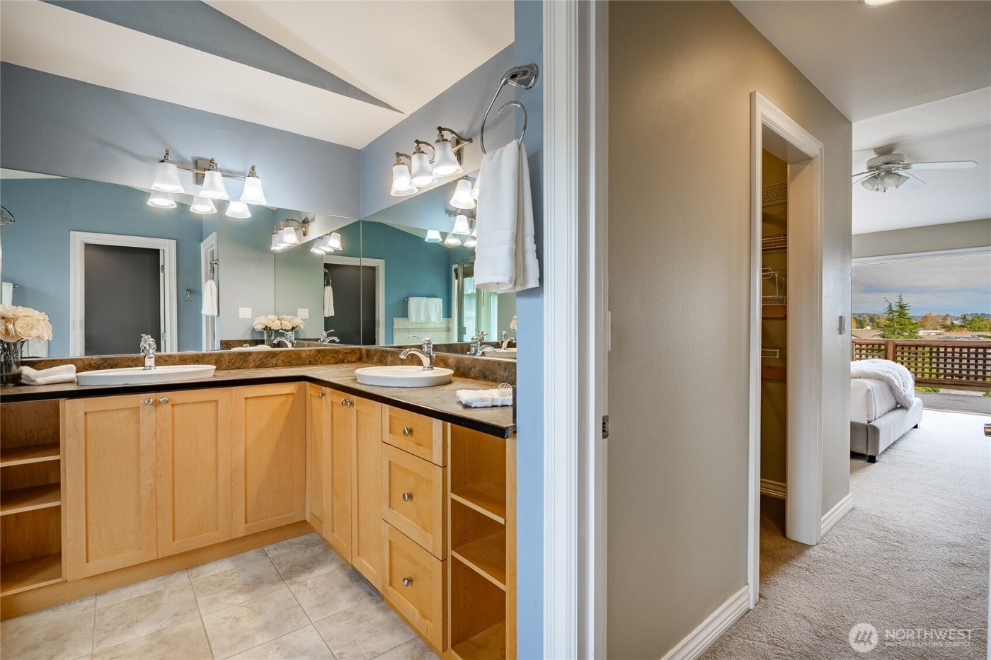 8124 Comox Rd , Blaine, WA 98230