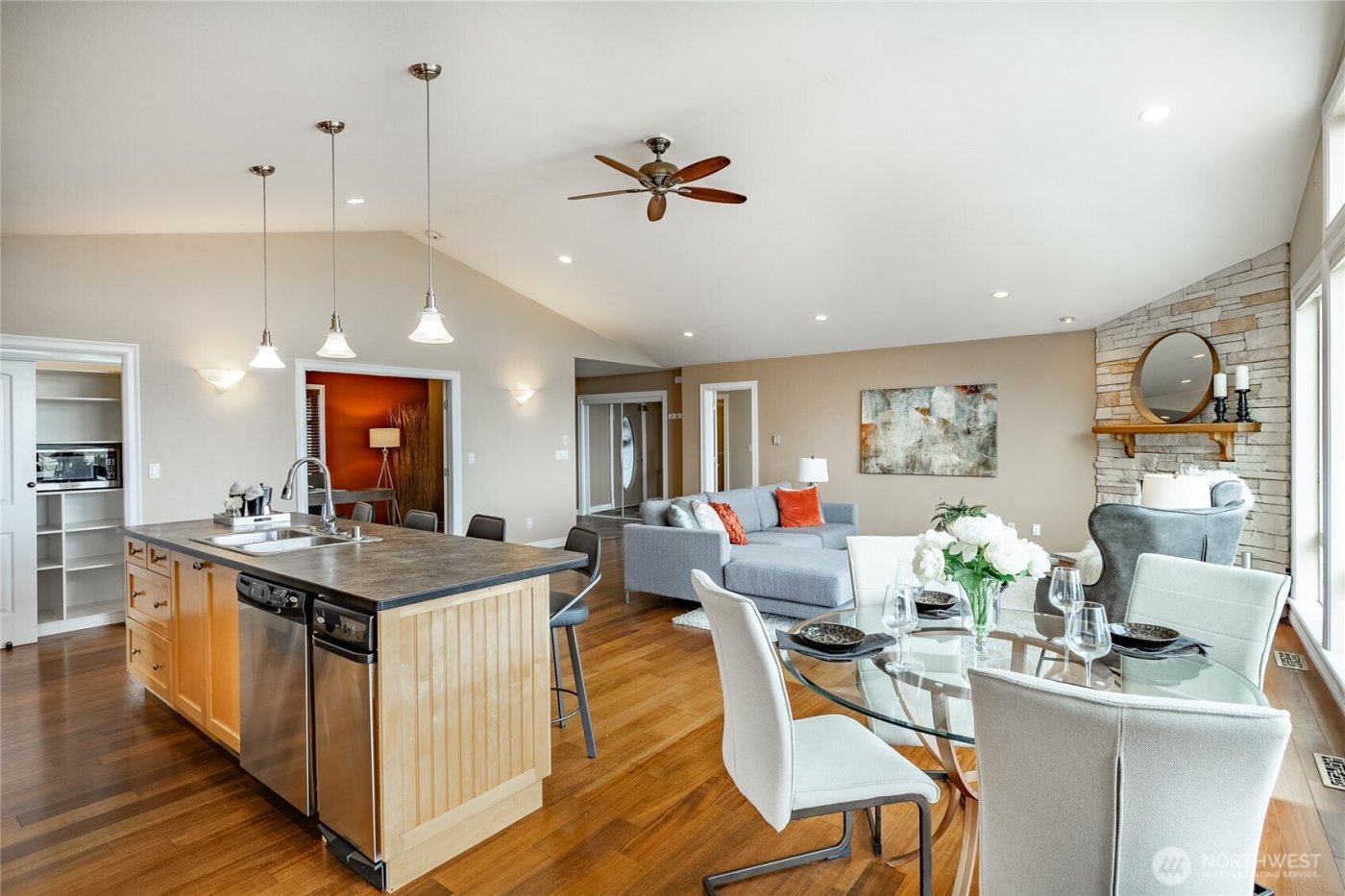 8124 Comox Rd , Blaine, WA 98230