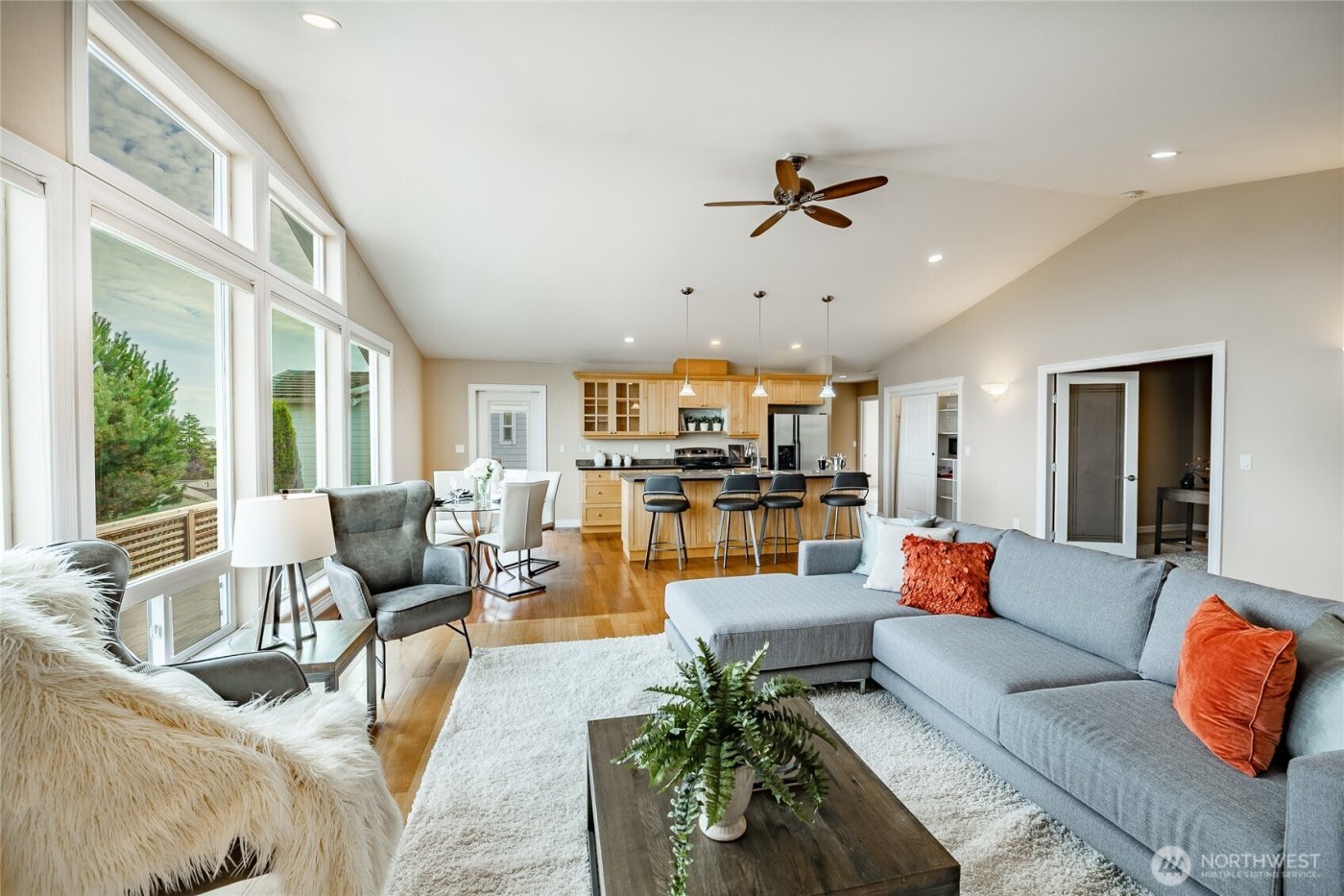 8124 Comox Rd , Blaine, WA 98230