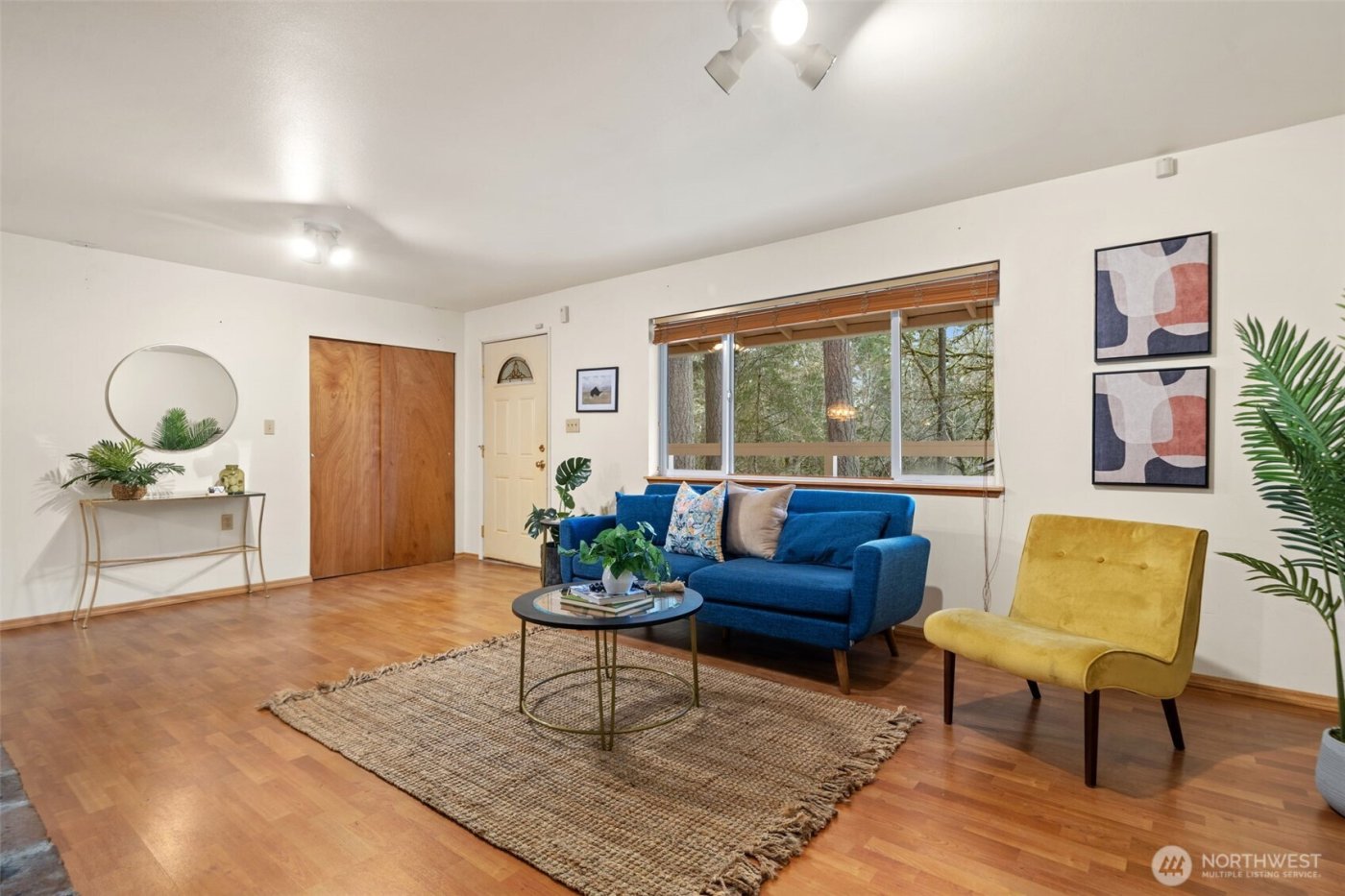 565 NE Ormsby Way , Bremerton, WA 98311