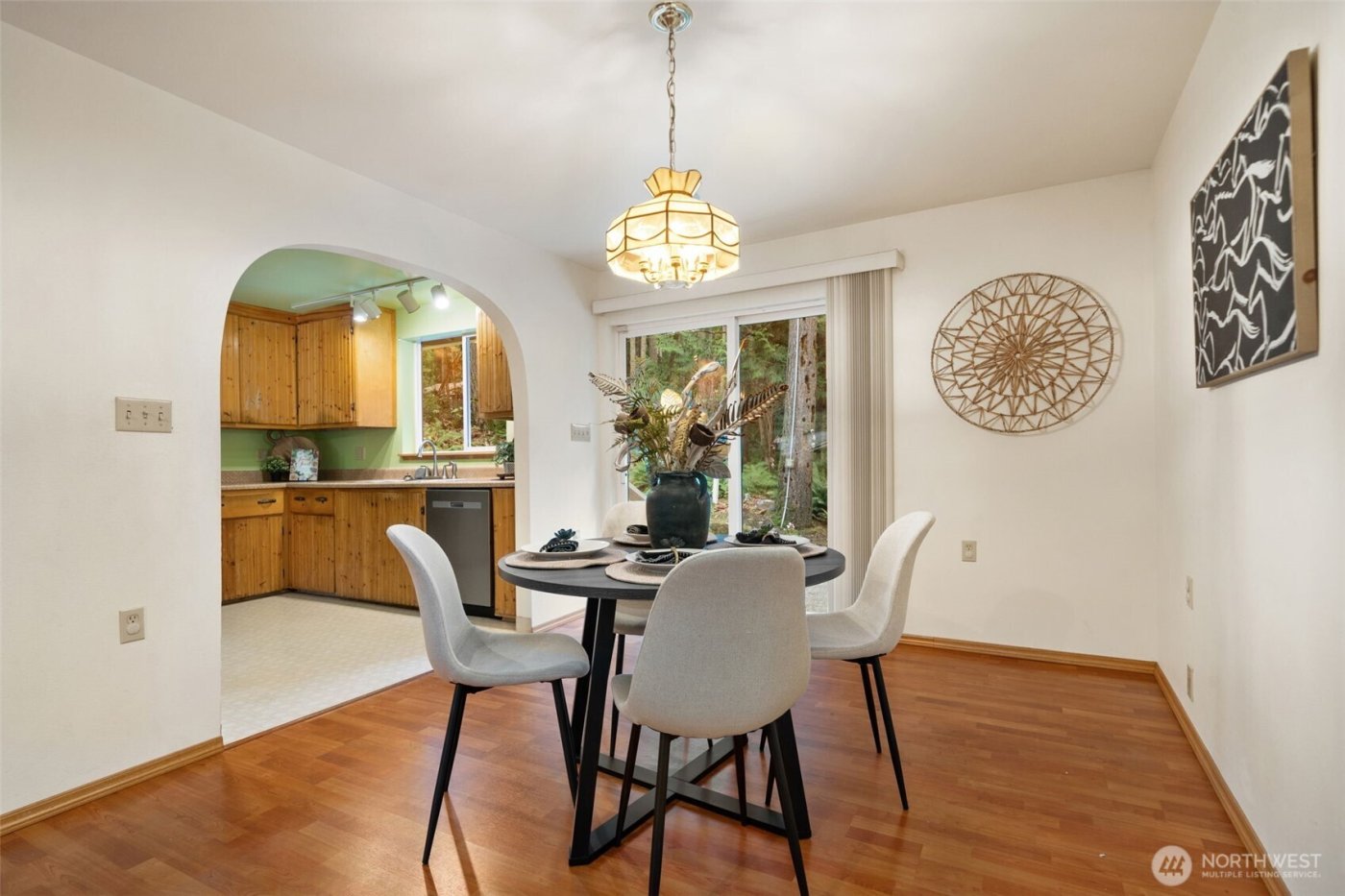 565 NE Ormsby Way , Bremerton, WA 98311