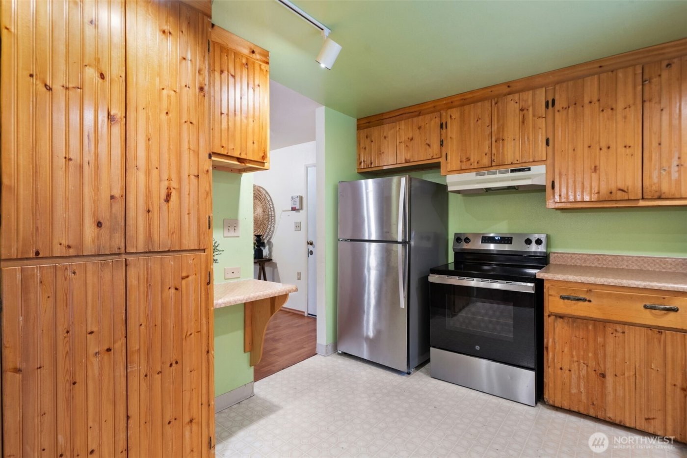 565 NE Ormsby Way , Bremerton, WA 98311