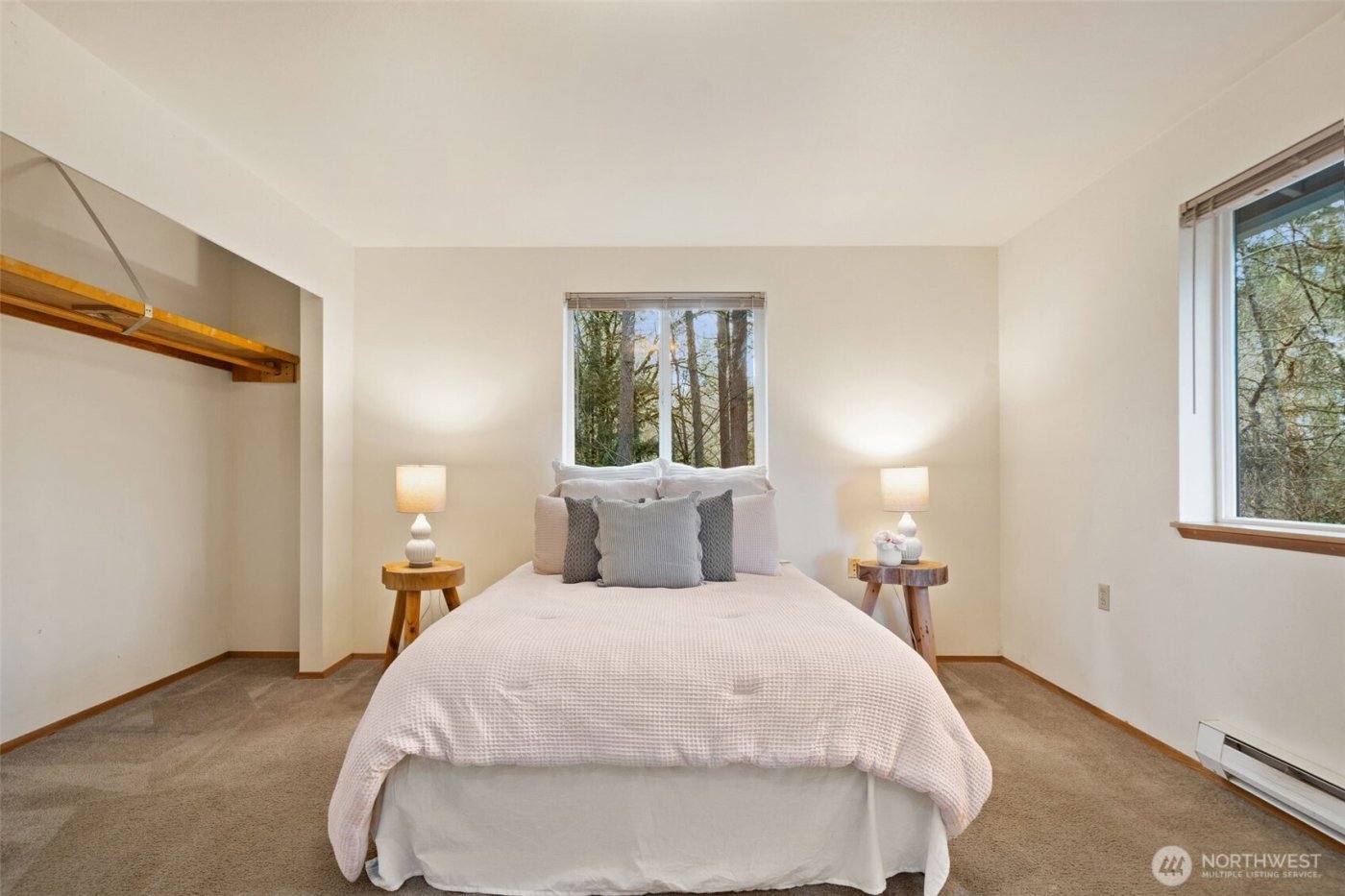 565 NE Ormsby Way , Bremerton, WA 98311