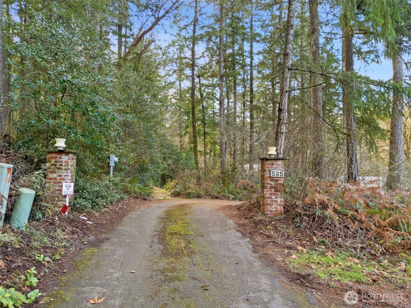 565 NE Ormsby Way , Bremerton, WA 98311