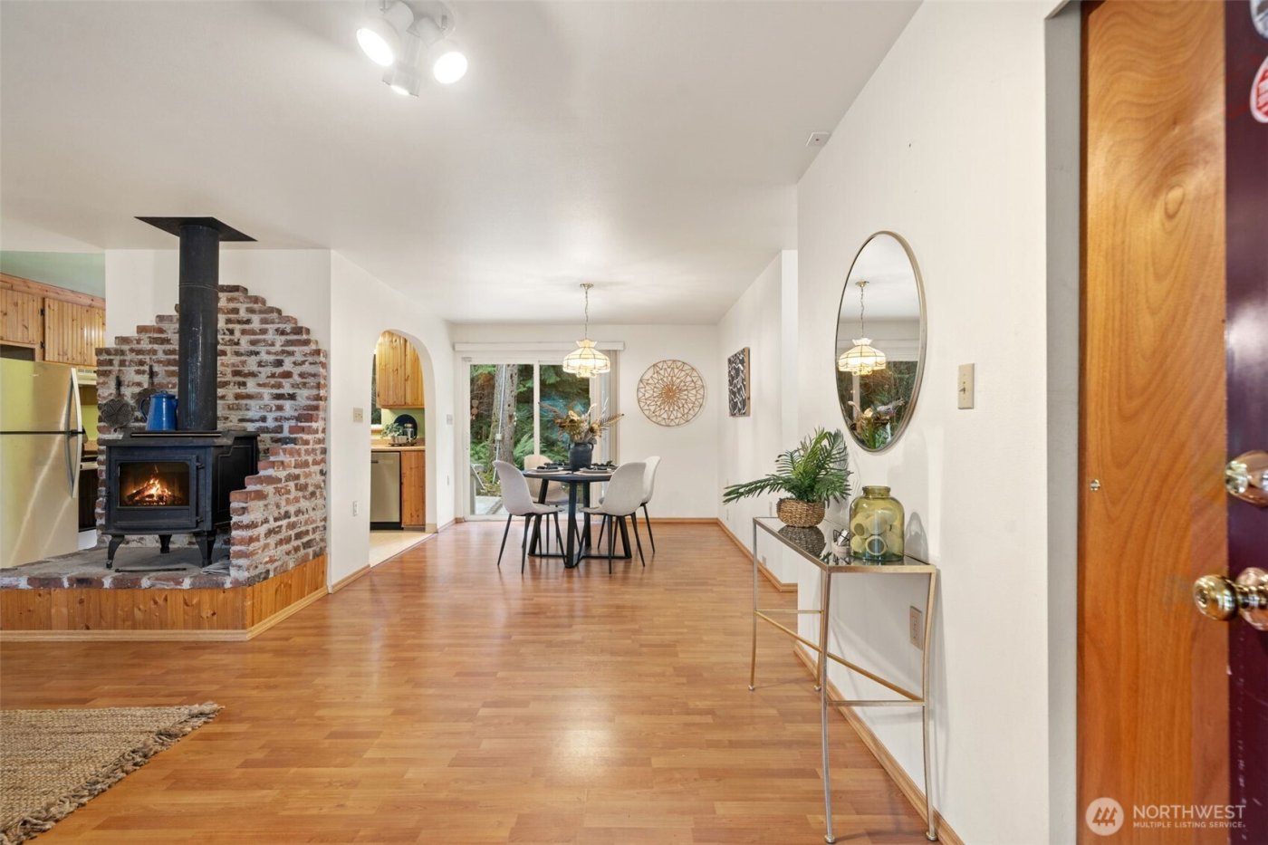 565 NE Ormsby Way , Bremerton, WA 98311