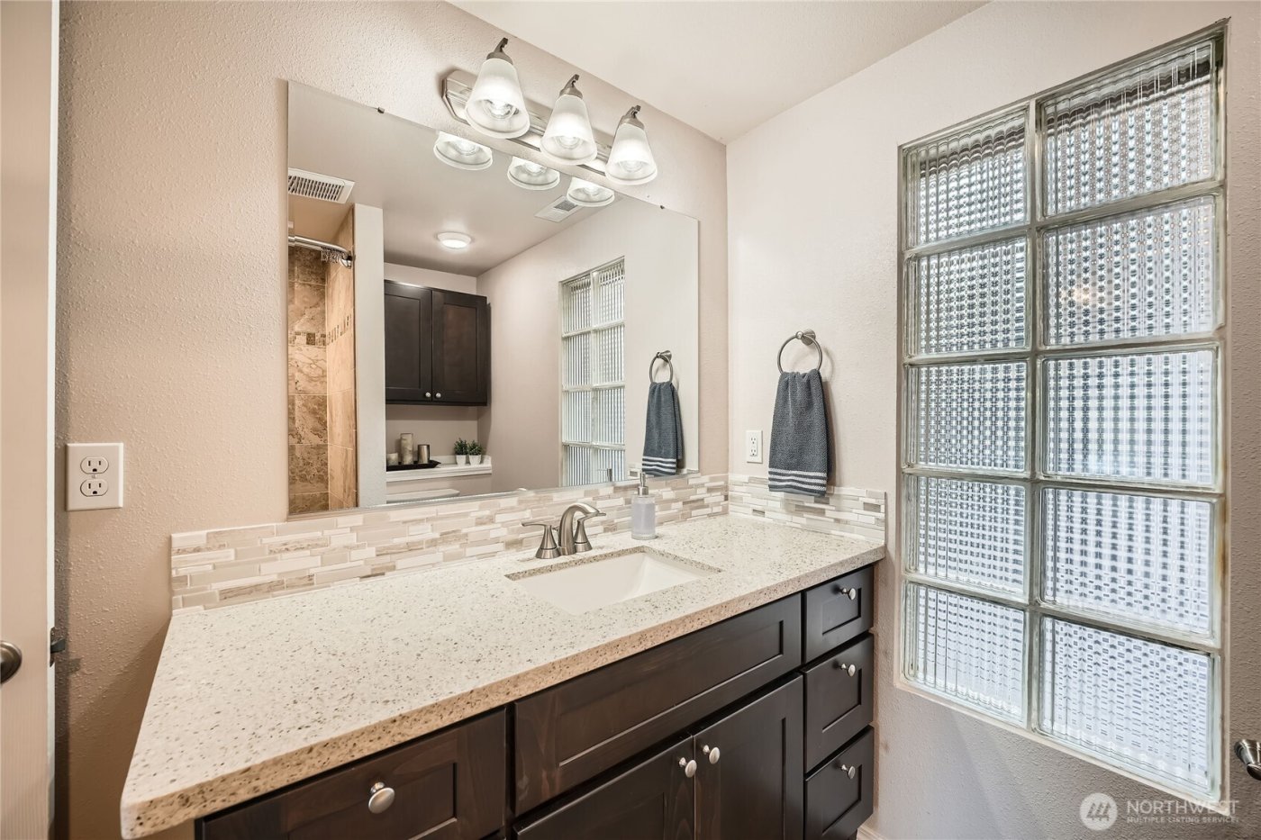 12418 Clear Lake North Road E, Eatonville, WA 98328