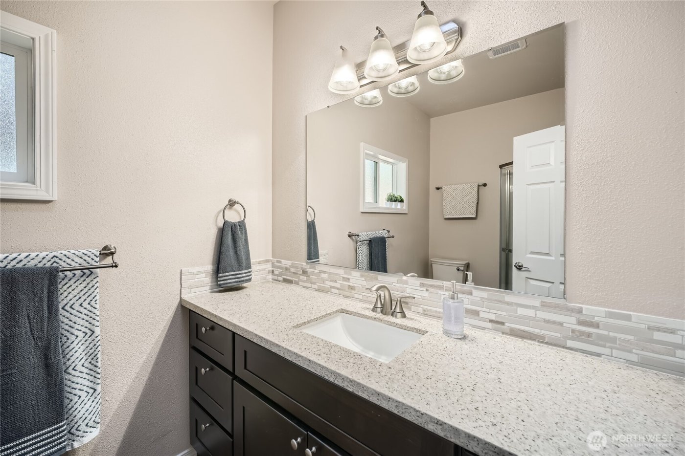 12418 Clear Lake North Road E, Eatonville, WA 98328