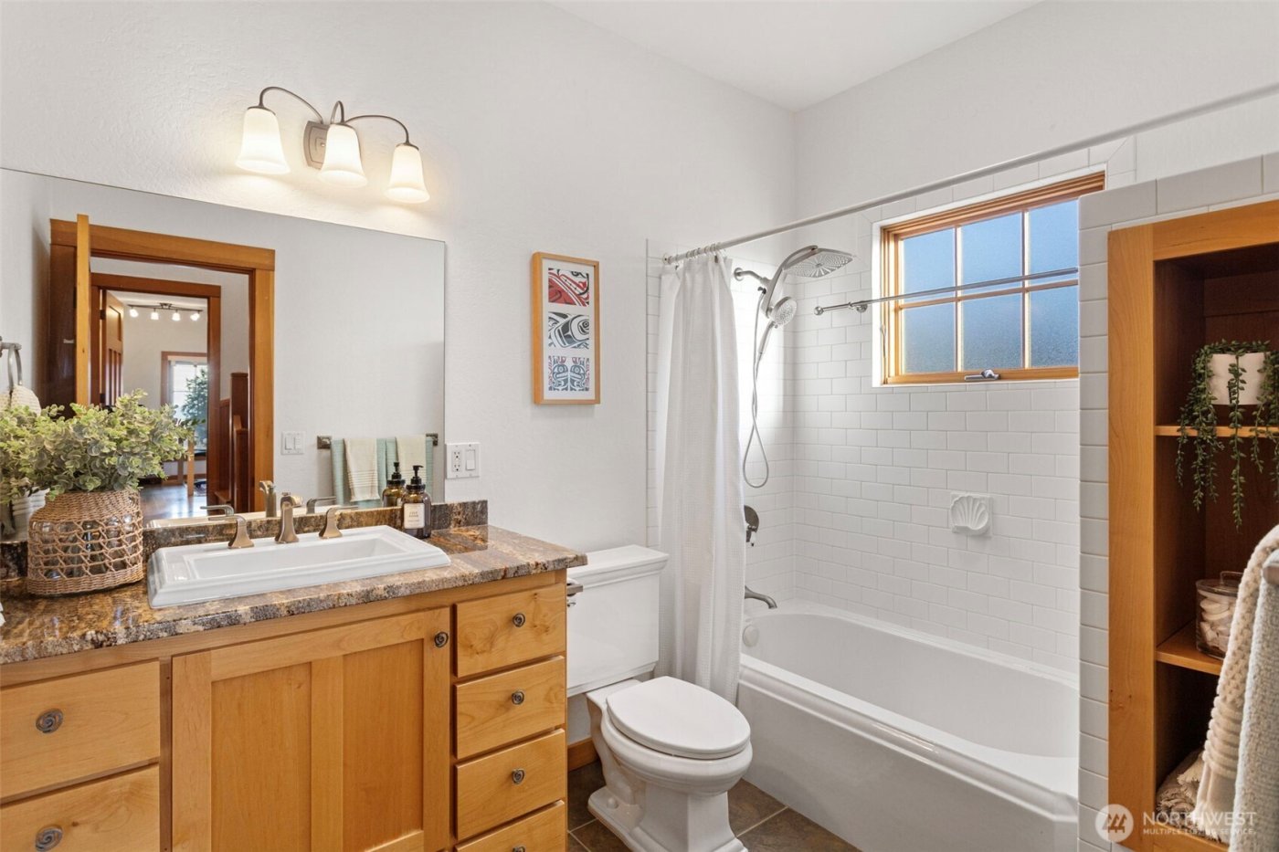 647 9th Avenue N, Edmonds, WA 98020