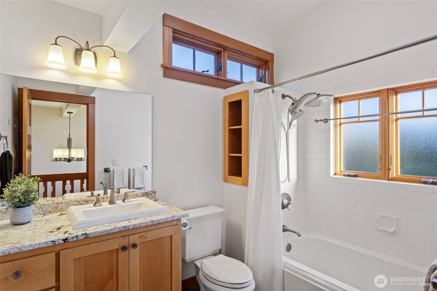 647 9th Avenue N, Edmonds, WA 98020