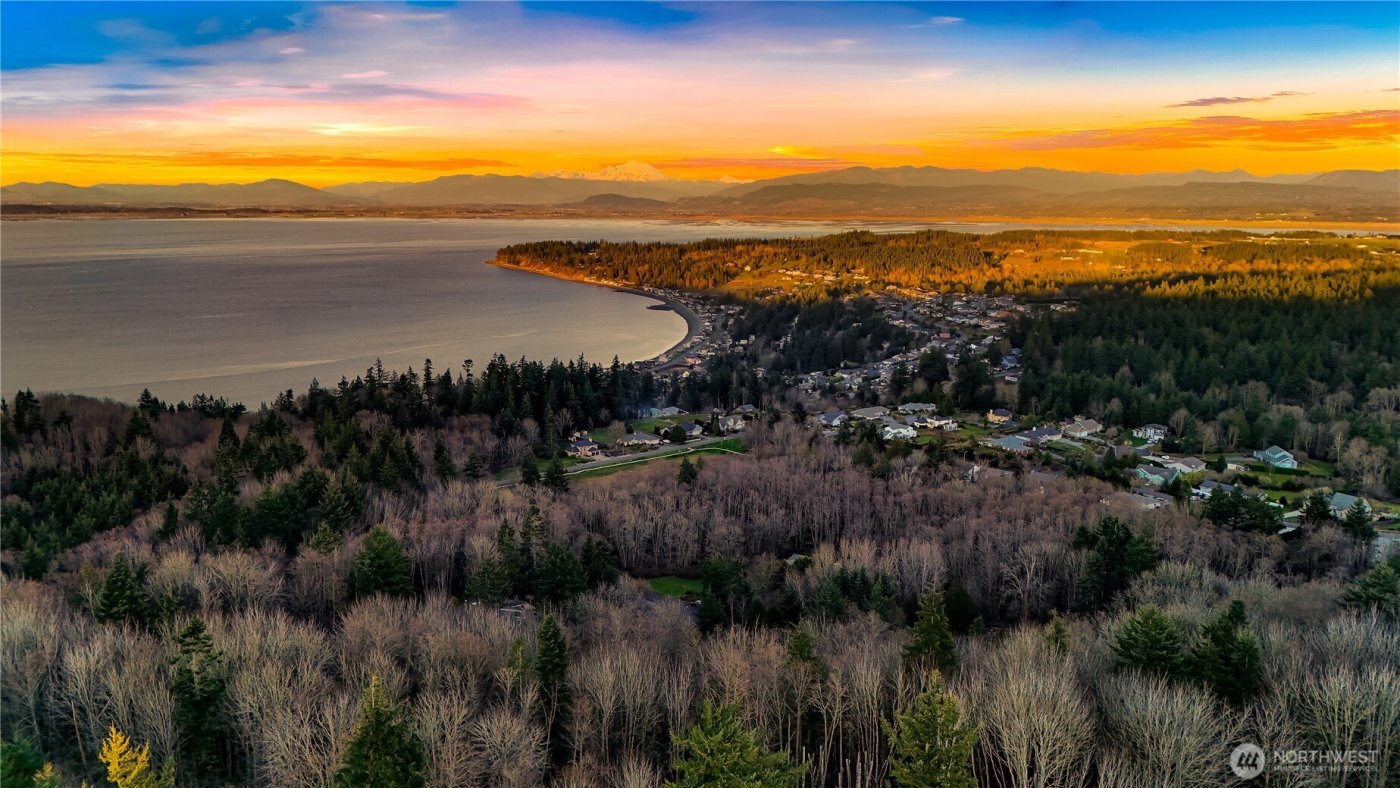 927 Grennan Place , Camano Island, WA 98282