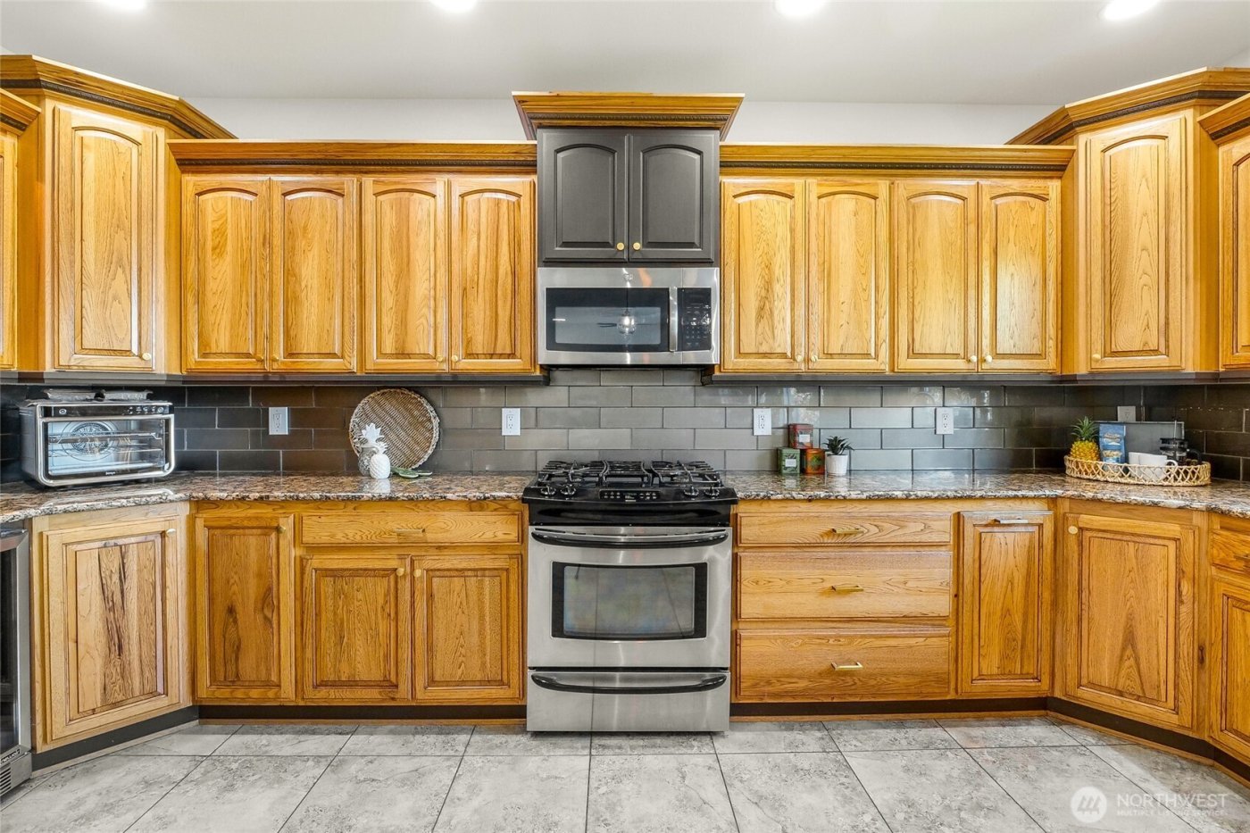 800 S Camas Place , Moses Lake, WA 98837