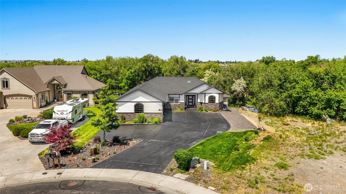 800 S Camas Place , Moses Lake, WA 98837