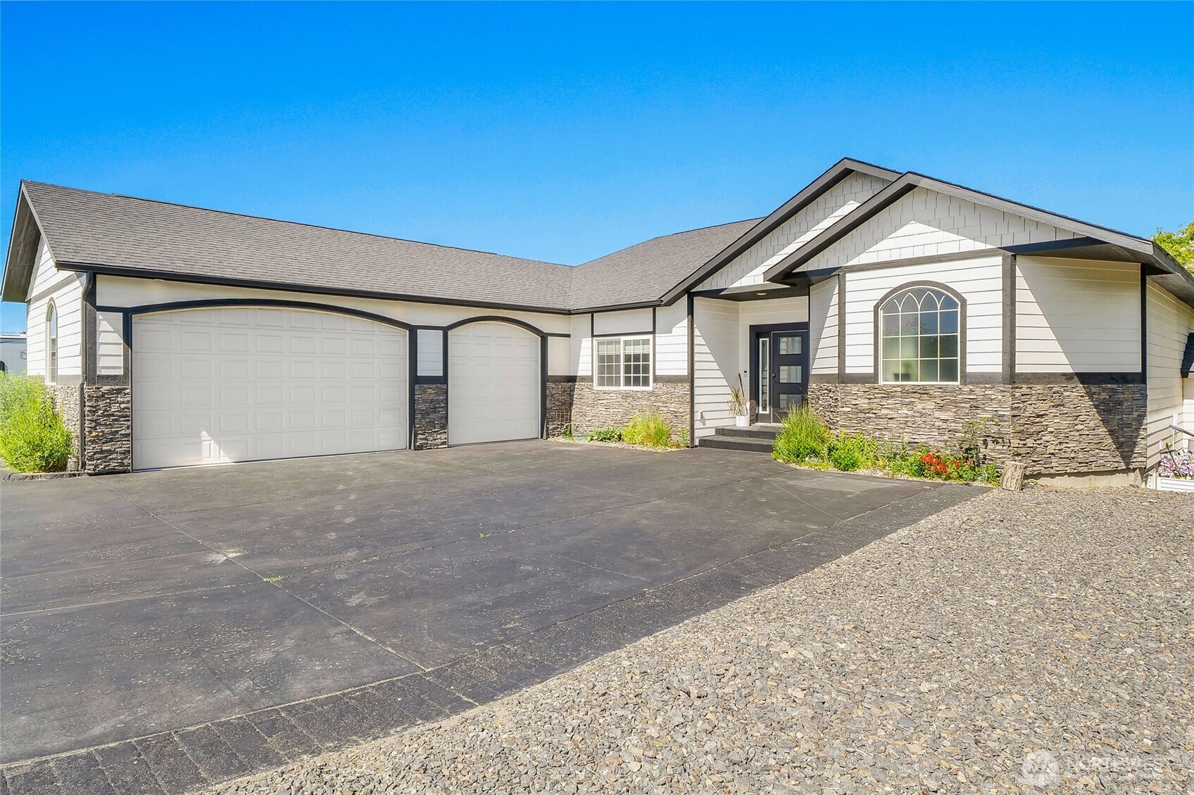 800 S Camas Place , Moses Lake, WA 98837