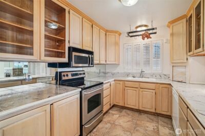 2349 Boylston Avenue E, Seattle, WA 98102 - Photo 9