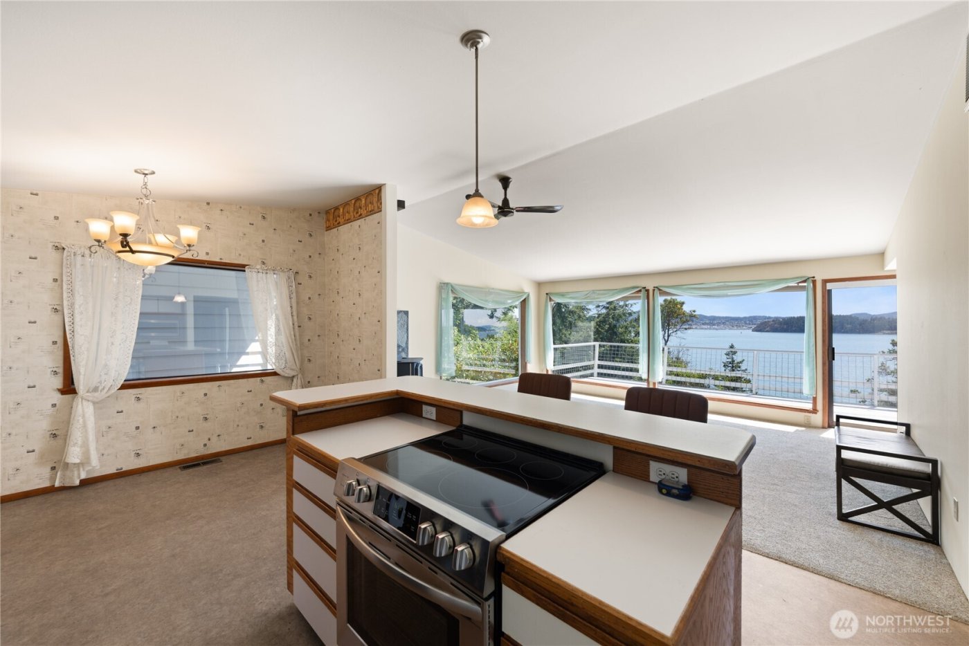 7541 Holiday Boulevard , Anacortes, WA 98221