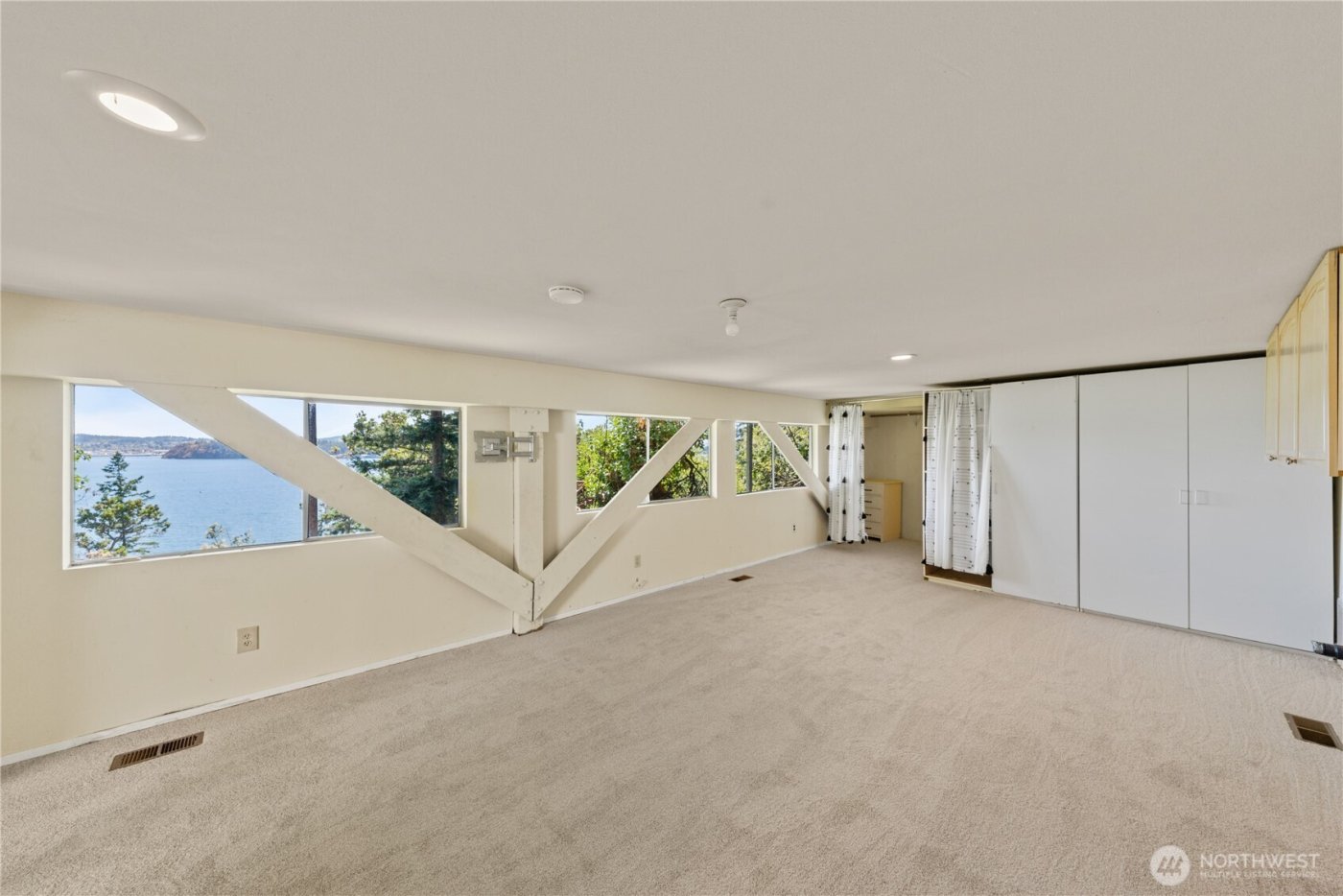 7541 Holiday Boulevard , Anacortes, WA 98221