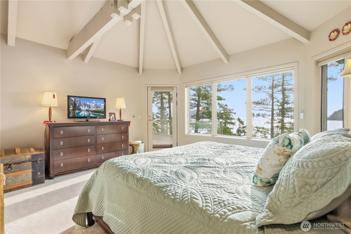 736 Tillamuk Drive , La Conner, WA 98257