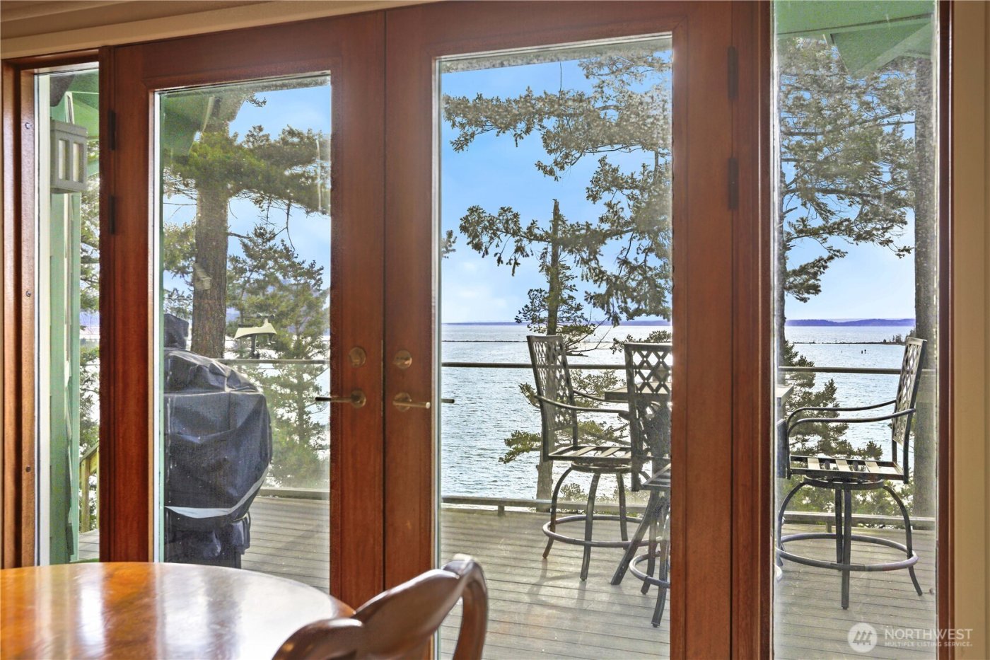 736 Tillamuk Drive , La Conner, WA 98257