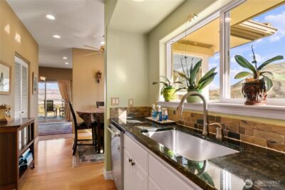 735 Castle Heights Drive , Wenatchee, WA 98801 - Photo 14