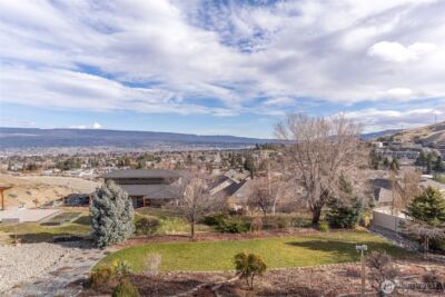 735 Castle Heights Drive , Wenatchee, WA 98801 - Photo 19