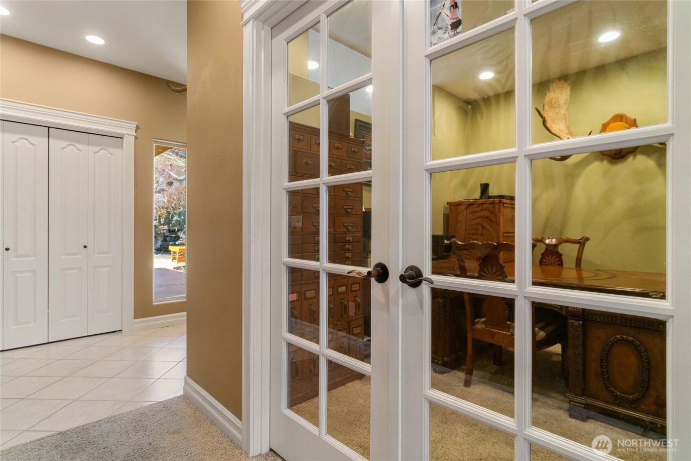 735 Castle Heights Drive , Wenatchee, WA 98801