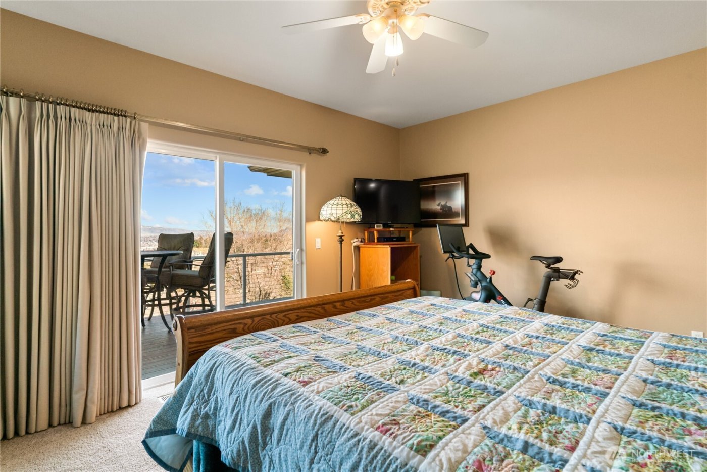 735 Castle Heights Drive , Wenatchee, WA 98801