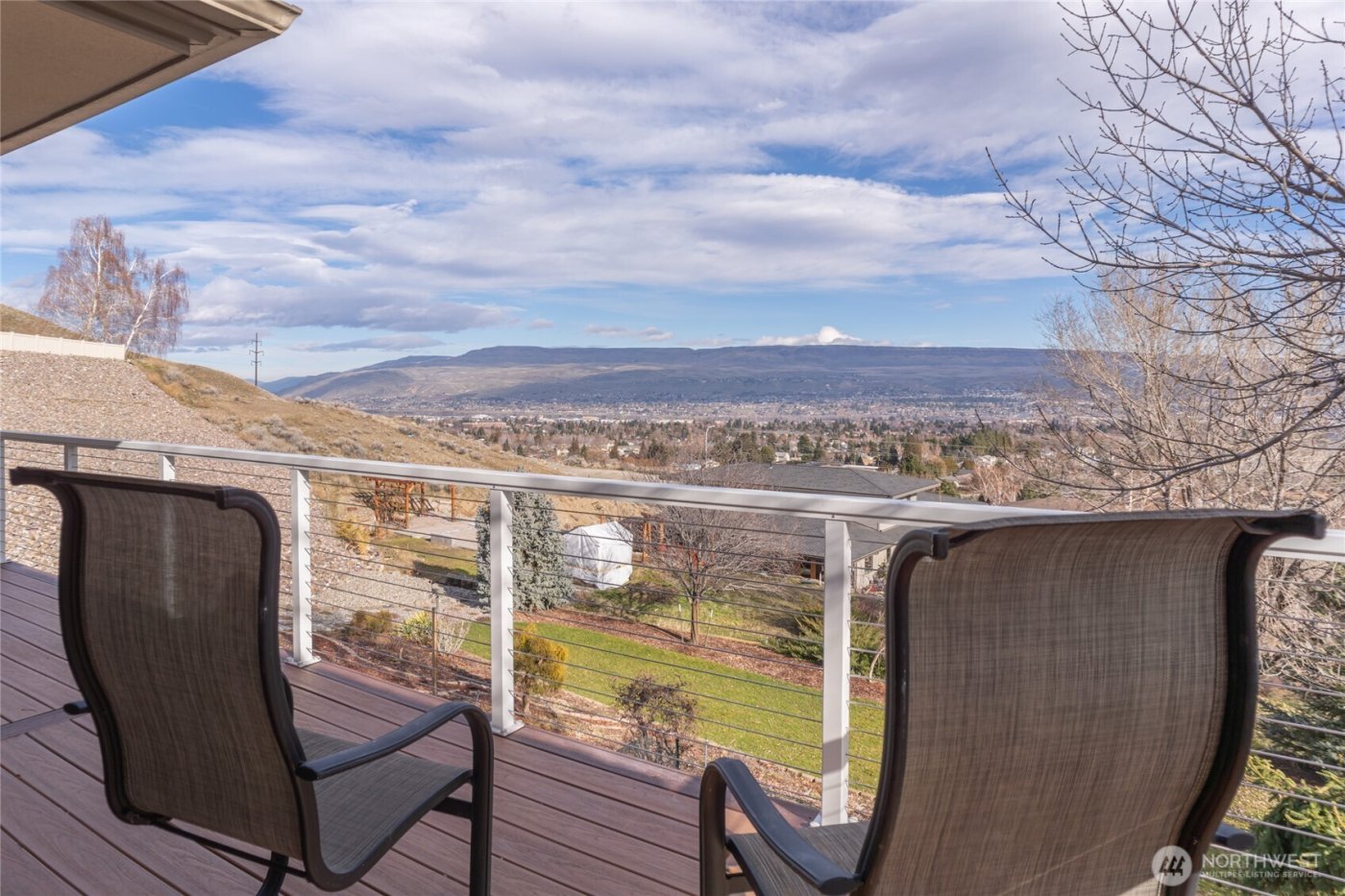 735 Castle Heights Drive , Wenatchee, WA 98801