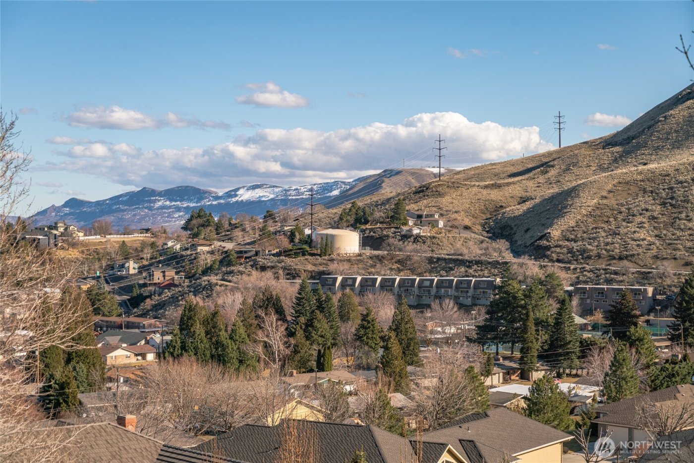 735 Castle Heights Drive , Wenatchee, WA 98801