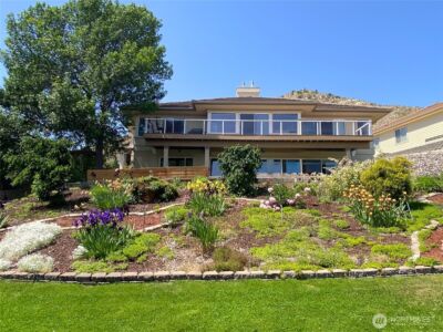 735 Castle Heights Drive , Wenatchee, WA 98801 - Photo 4