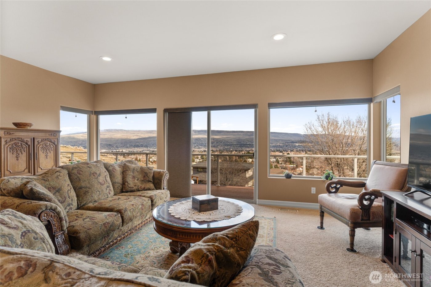 735 Castle Heights Drive , Wenatchee, WA 98801