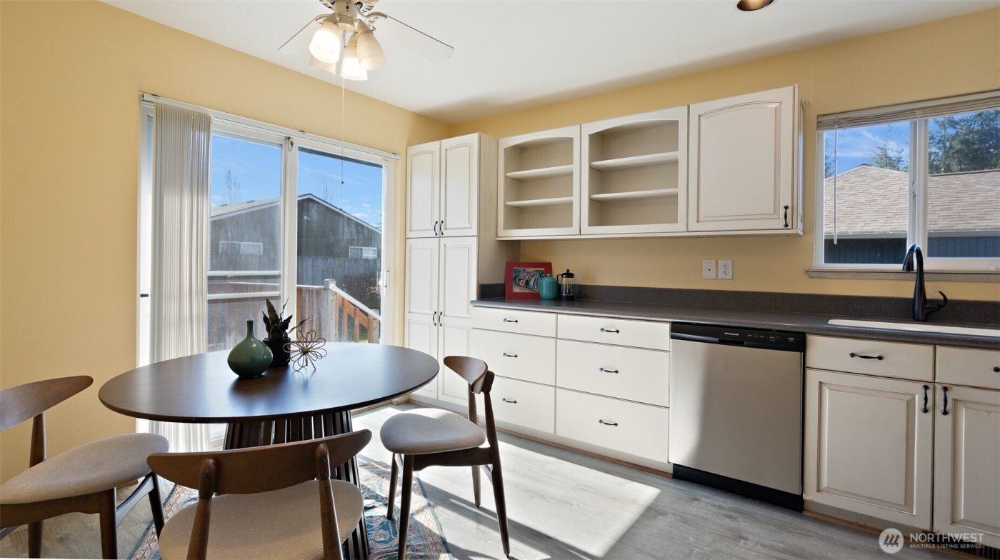 124 W Lippert Drive , Port Orchard, WA 98366