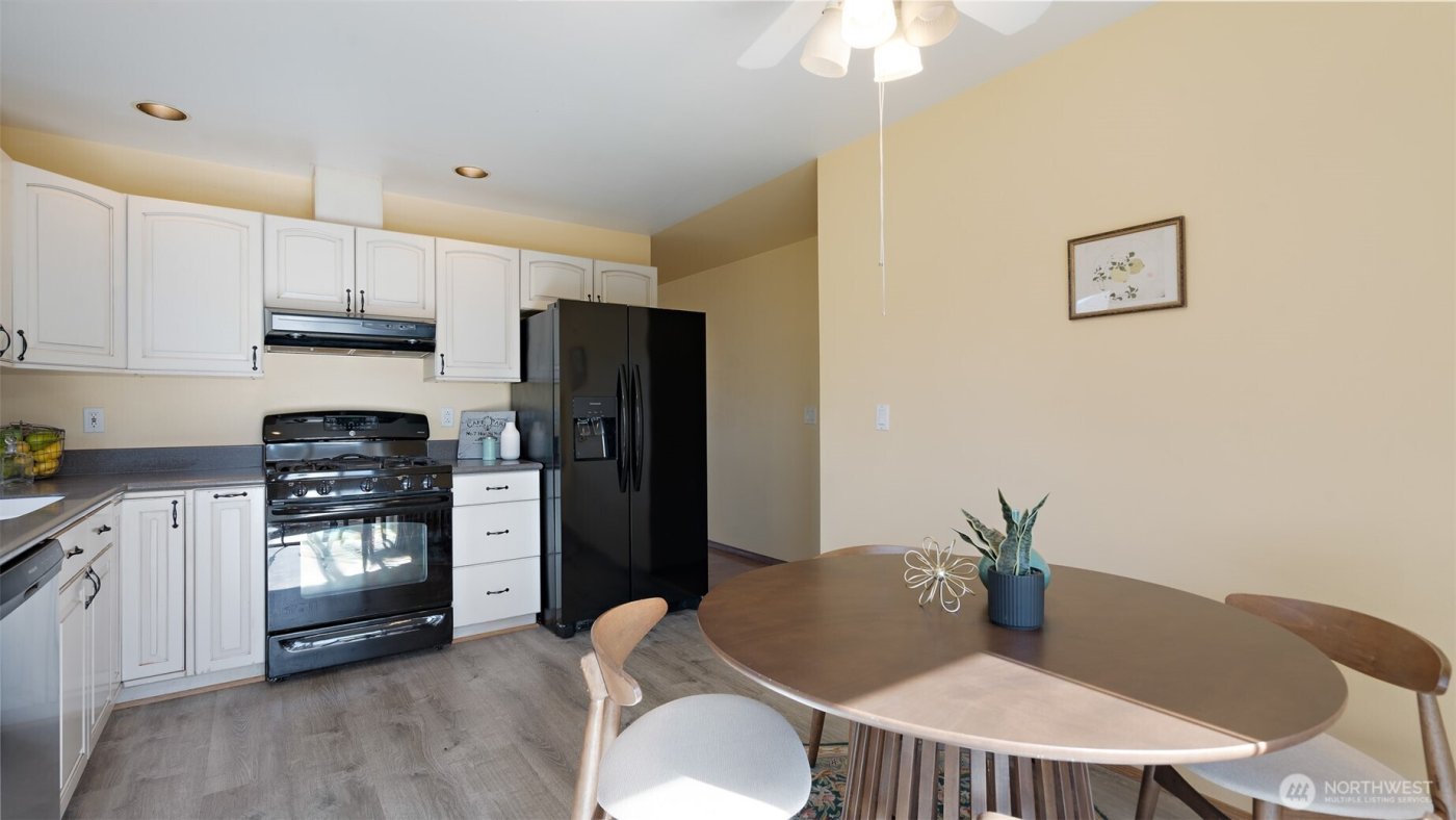 124 W Lippert Drive , Port Orchard, WA 98366