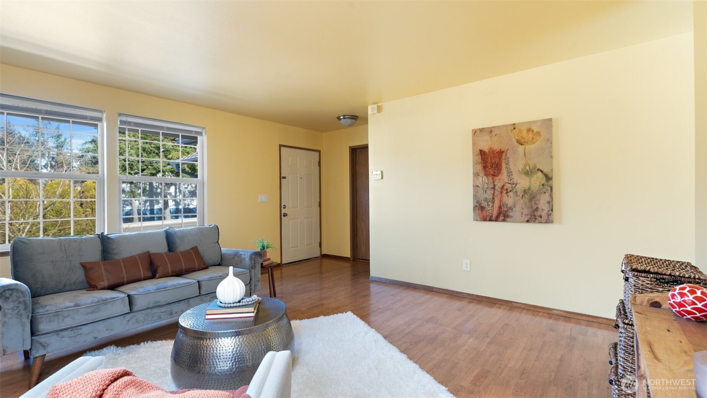 124 W Lippert Drive , Port Orchard, WA 98366