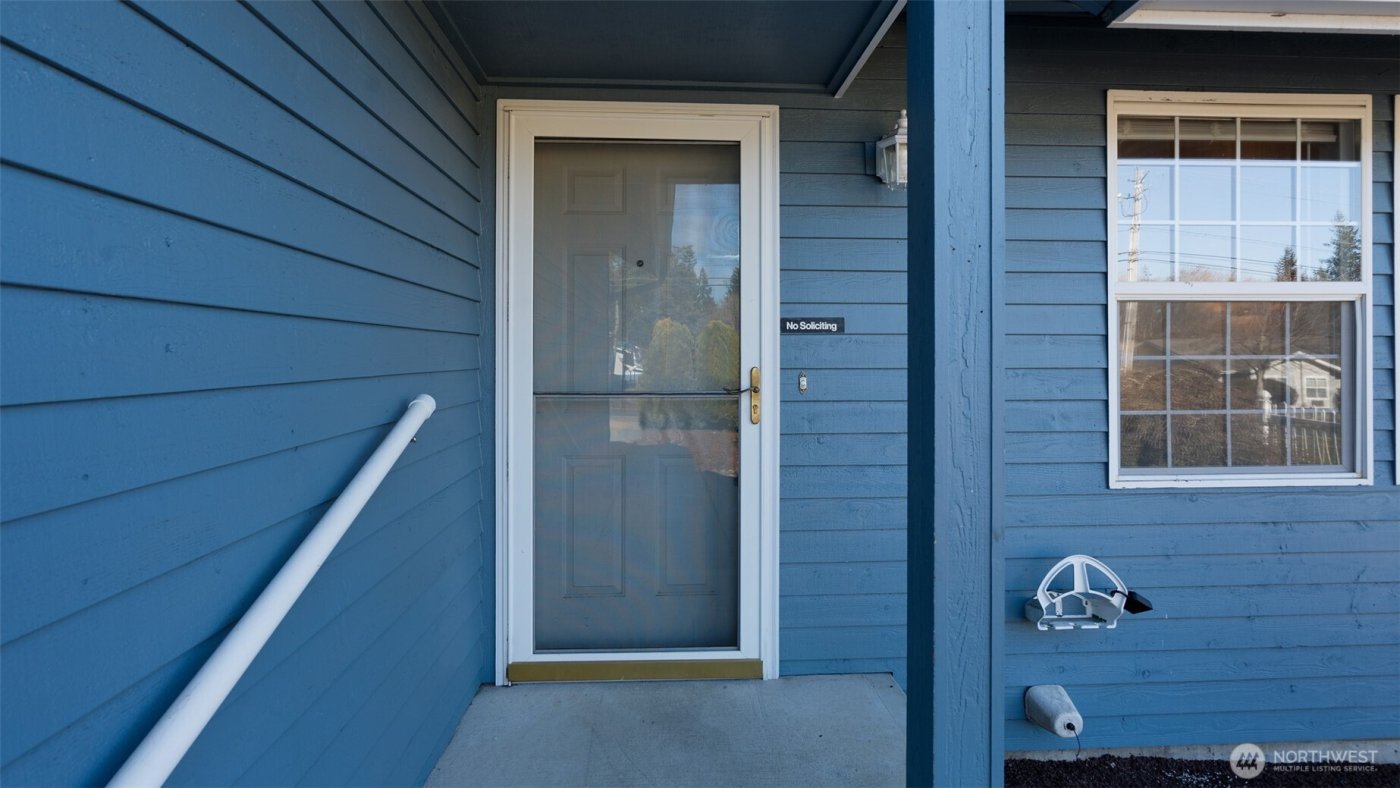 124 W Lippert Drive , Port Orchard, WA 98366