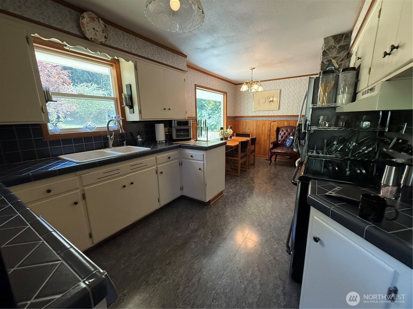 1329 State Route 4 , Naselle, WA 98638