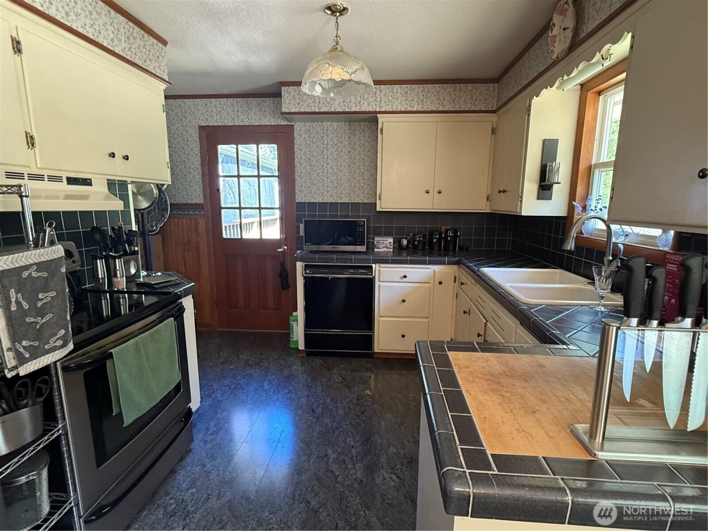 1329 State Route 4 , Naselle, WA 98638