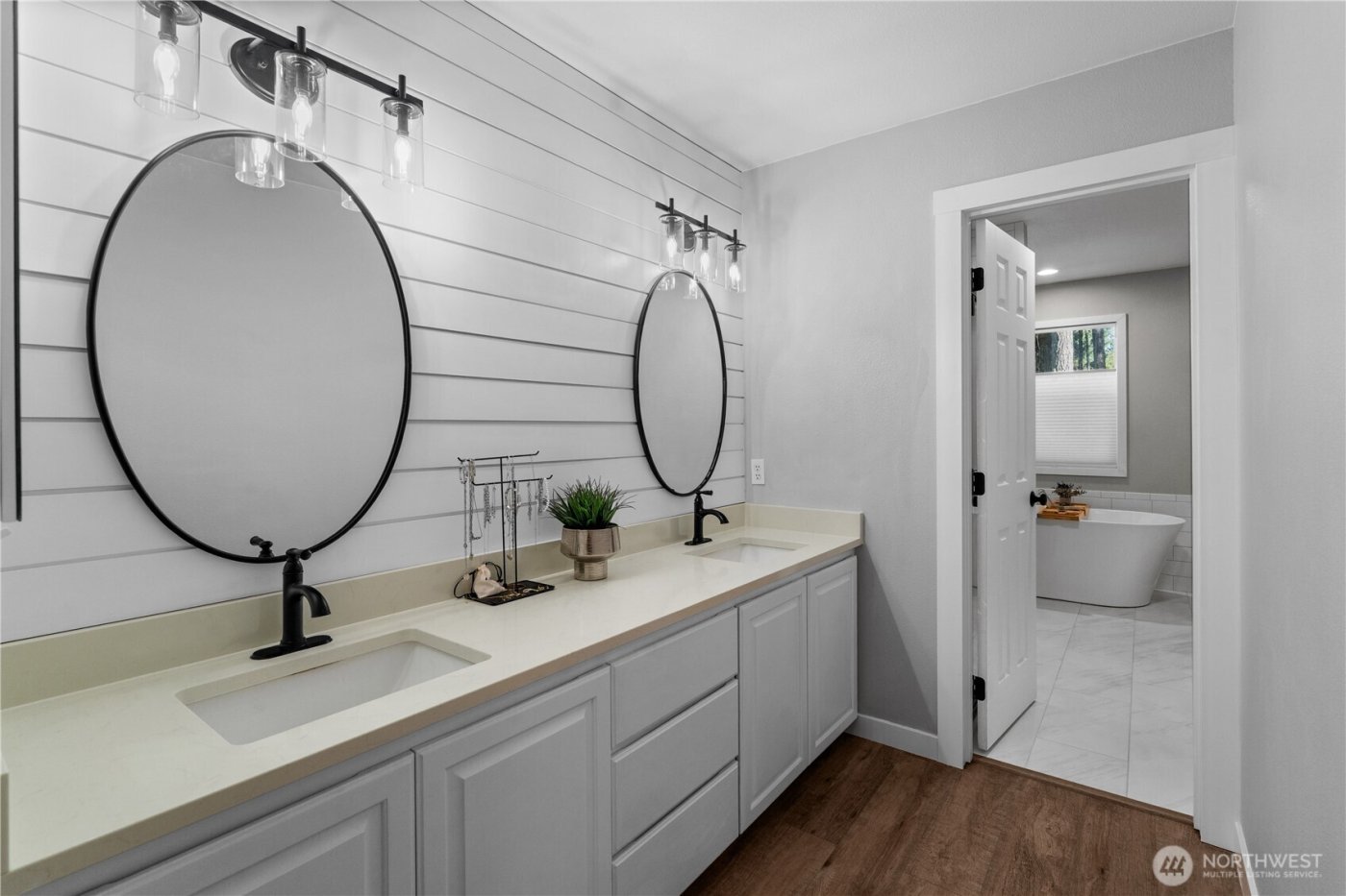 5951 NW Newberry Hill Road , Silverdale, WA 98383