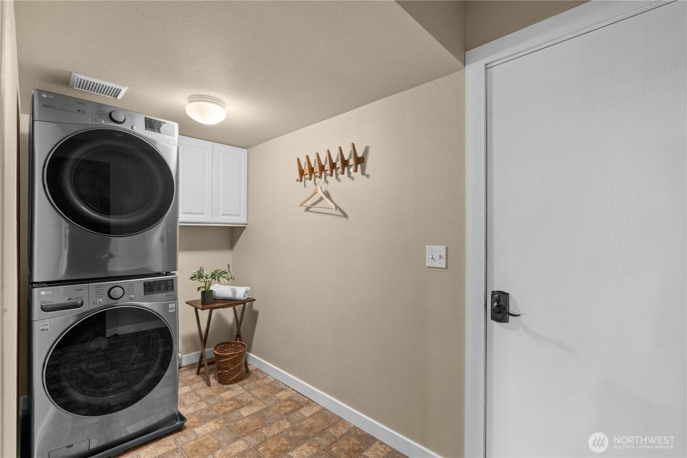 5951 NW Newberry Hill Road , Silverdale, WA 98383