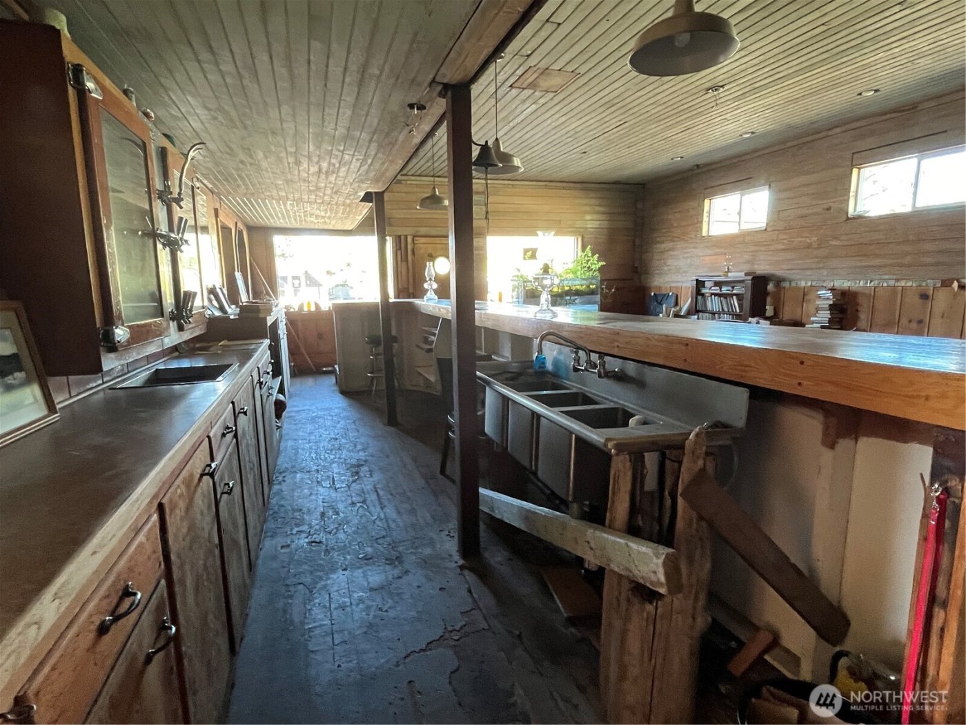 779 State Route 101 , Chinook, WA 98614