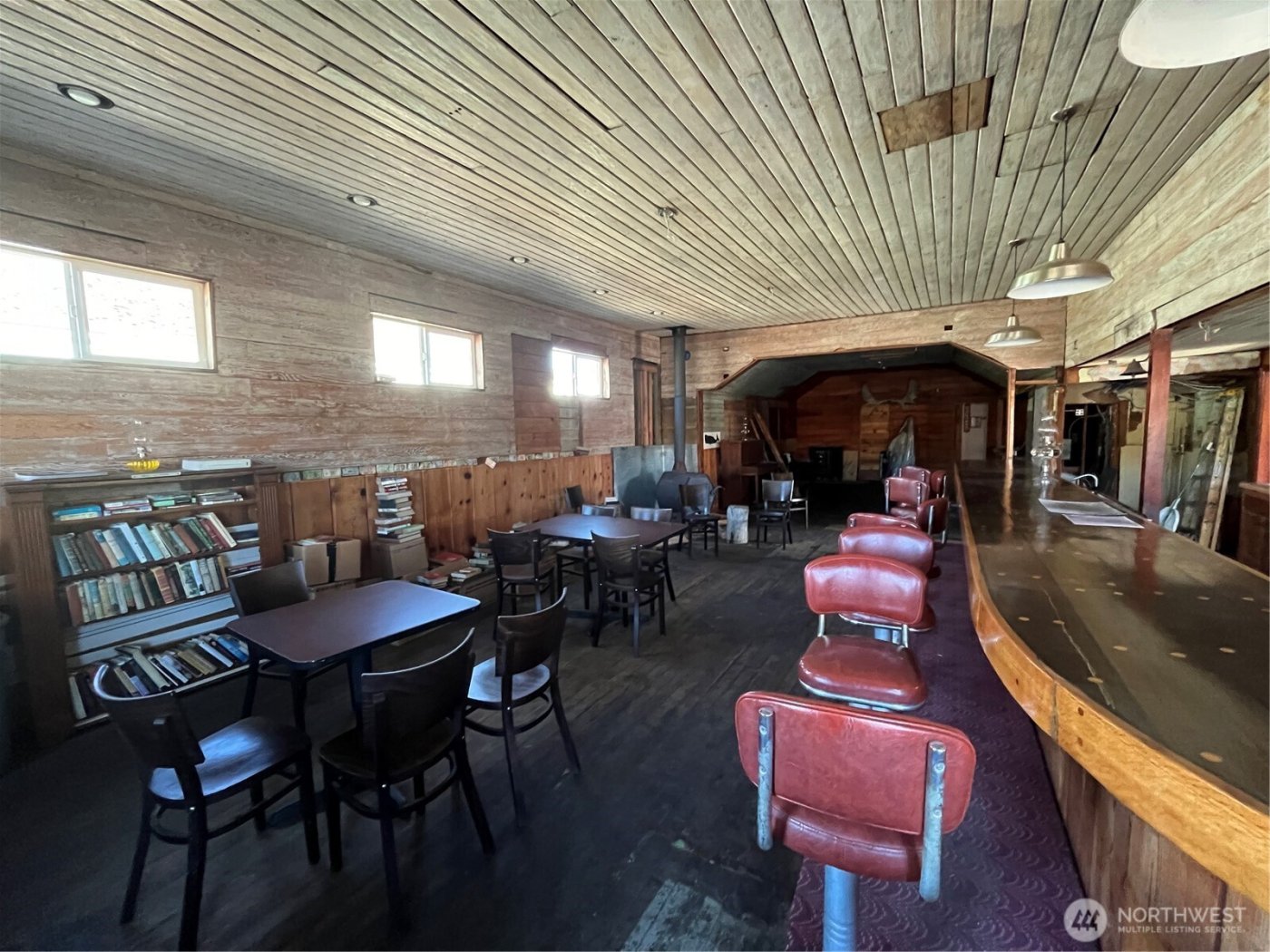 779 State Route 101 , Chinook, WA 98614