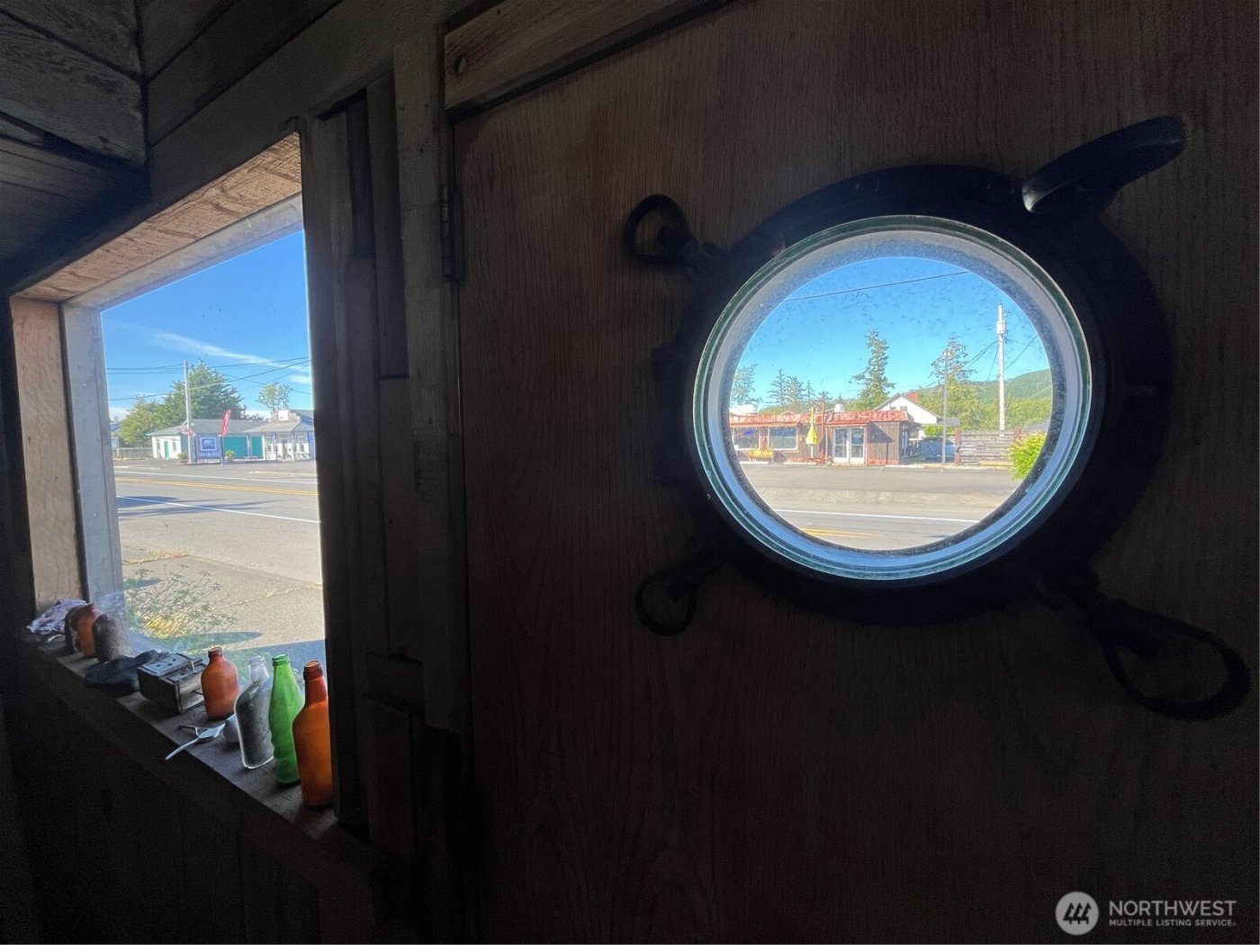 779 State Route 101 , Chinook, WA 98614