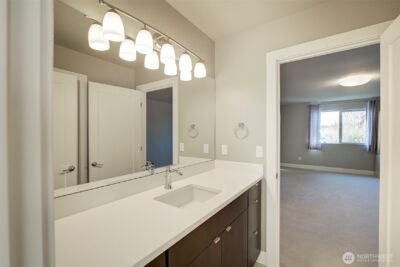 10010 Densmore Avenue N, Seattle, WA 98133 - Photo 29