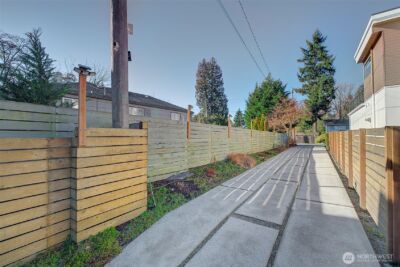 10010 Densmore Avenue N, Seattle, WA 98133 - Photo 35