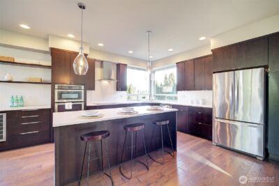 10010 Densmore Avenue N, Seattle, WA 98133 - Photo 8