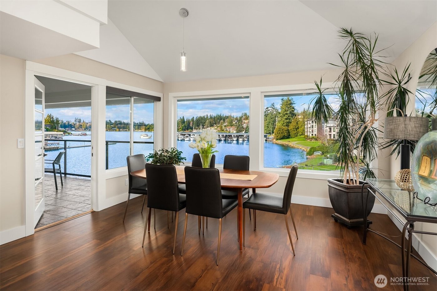 379 101st Avenue SE, Bellevue, WA 98004