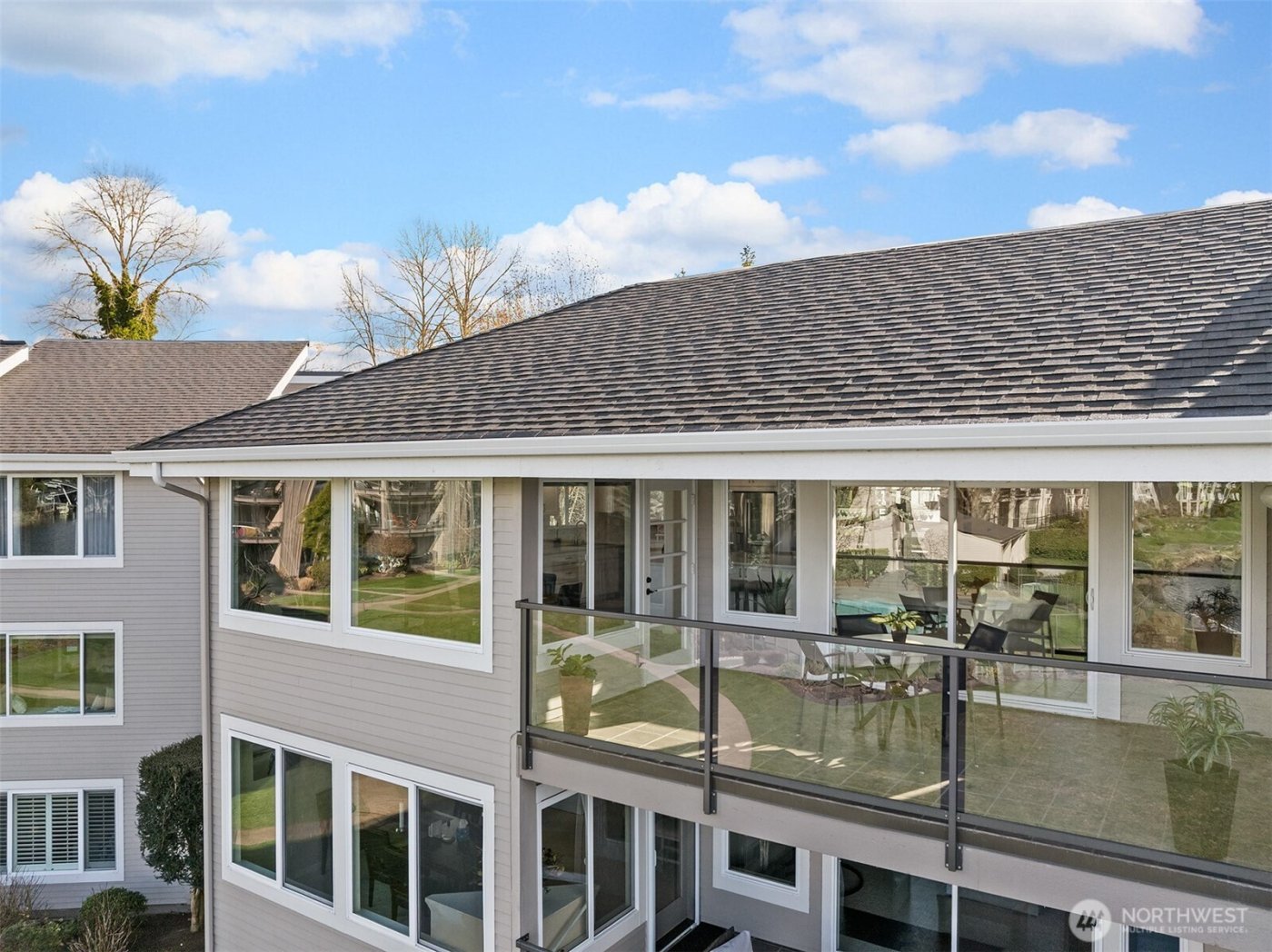 379 101st Avenue SE, Bellevue, WA 98004