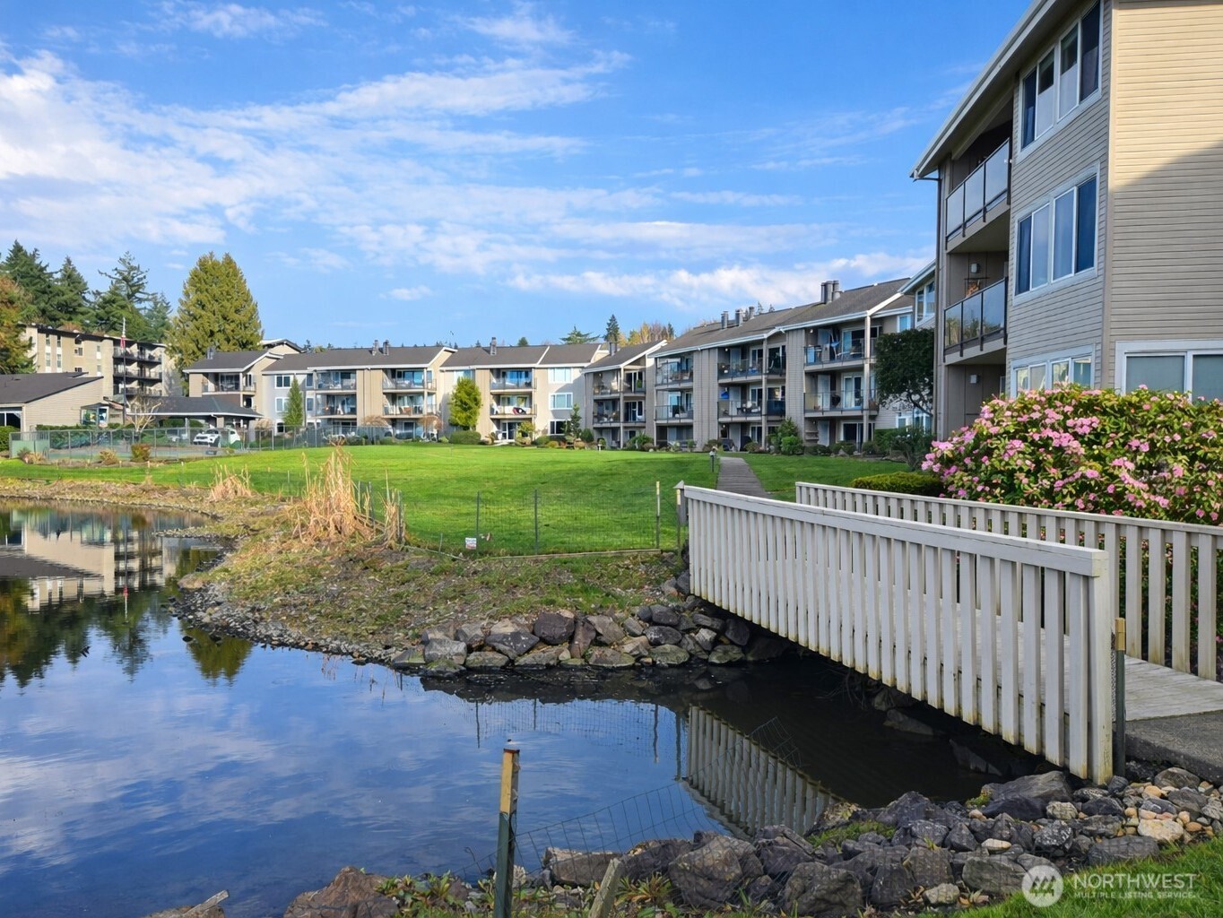 379 101st Avenue SE, Bellevue, WA 98004