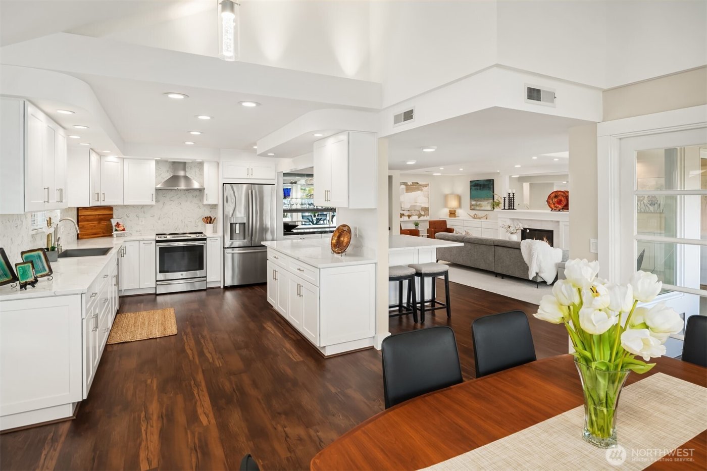 379 101st Avenue SE, Bellevue, WA 98004